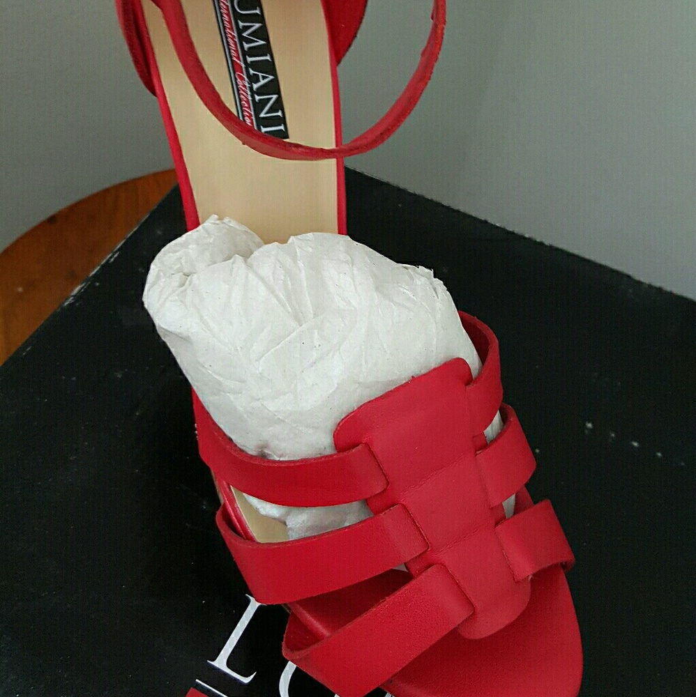 Lumiani International Collection  Red Sandal